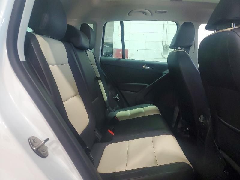 70174386 :رقم المزاد ، WVGBV7AX4GW583822 vin ، 2016 Volkswagen Tiguan مزاد بيع