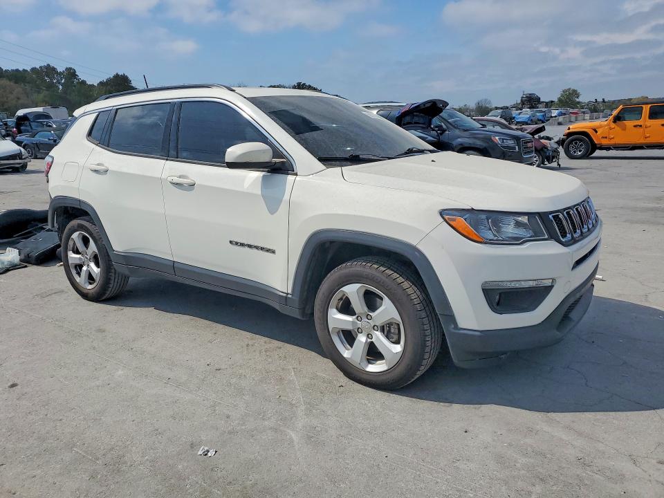 69675856 :رقم المزاد ، 3C4NJDBB3KT812844 vin ، 2019 Jeep Compass مزاد بيع