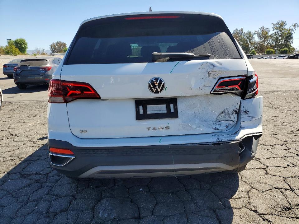 Продажа на аукционе авто 2022 Volkswagen Taos, vin: 3VVRX7B26NM040258, номер лота: 67370306