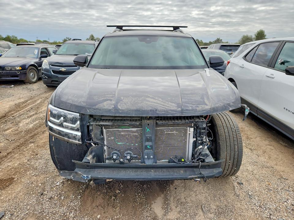 2018 Volkswagen Atlas მანქანა იყიდება აუქციონზე, vin: 1V2RR2CA0JC567529, აუქციონის ნომერი: 70448646