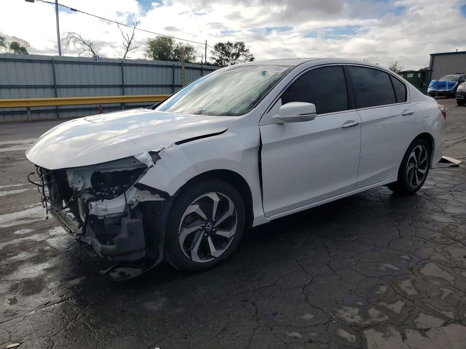 2017 Honda Accord მანქანა იყიდება აუქციონზე, vin: 1HGCR2F74HA151725, აუქციონის ნომერი: 70081706