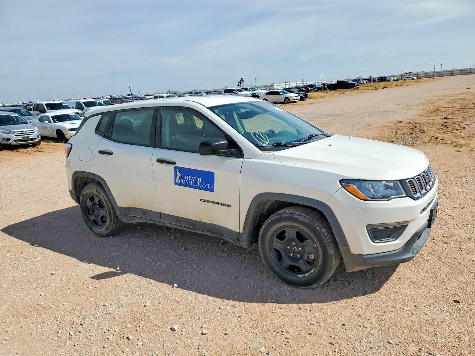 70349276 :رقم المزاد ، 3C4NJCAB7HT661026 vin ، 2017 Jeep Compass مزاد بيع