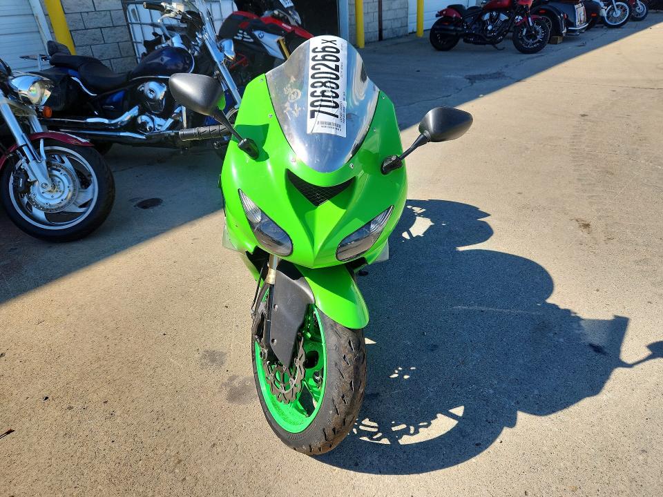 70680266 :رقم المزاد ، JKAZXCD147A024713 vin ، 2007 Kawasaki Zx1000 مزاد بيع