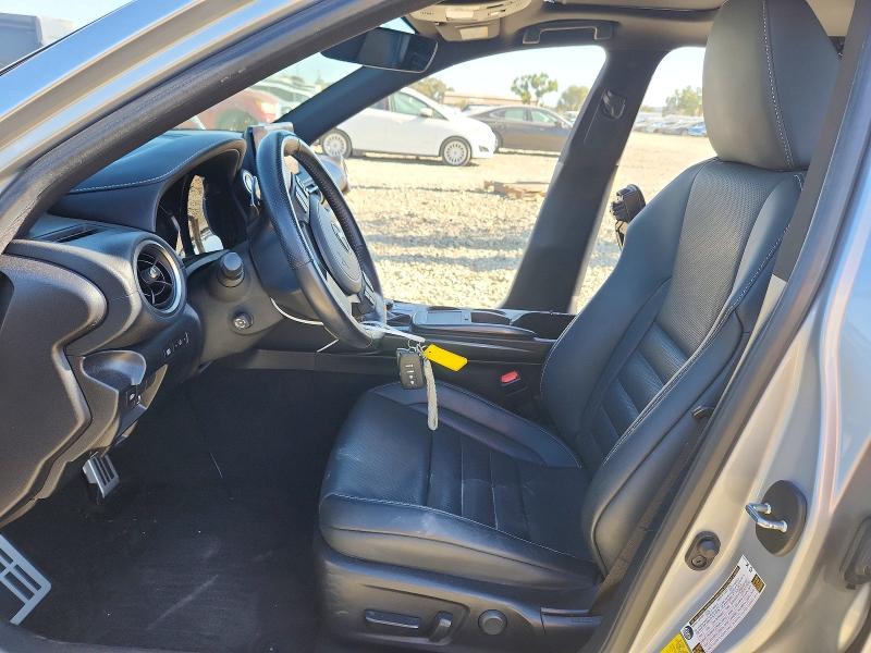 69927366 :رقم المزاد ، JTHGZ1B22N5056202 vin ، 2022 Lexus Is مزاد بيع
