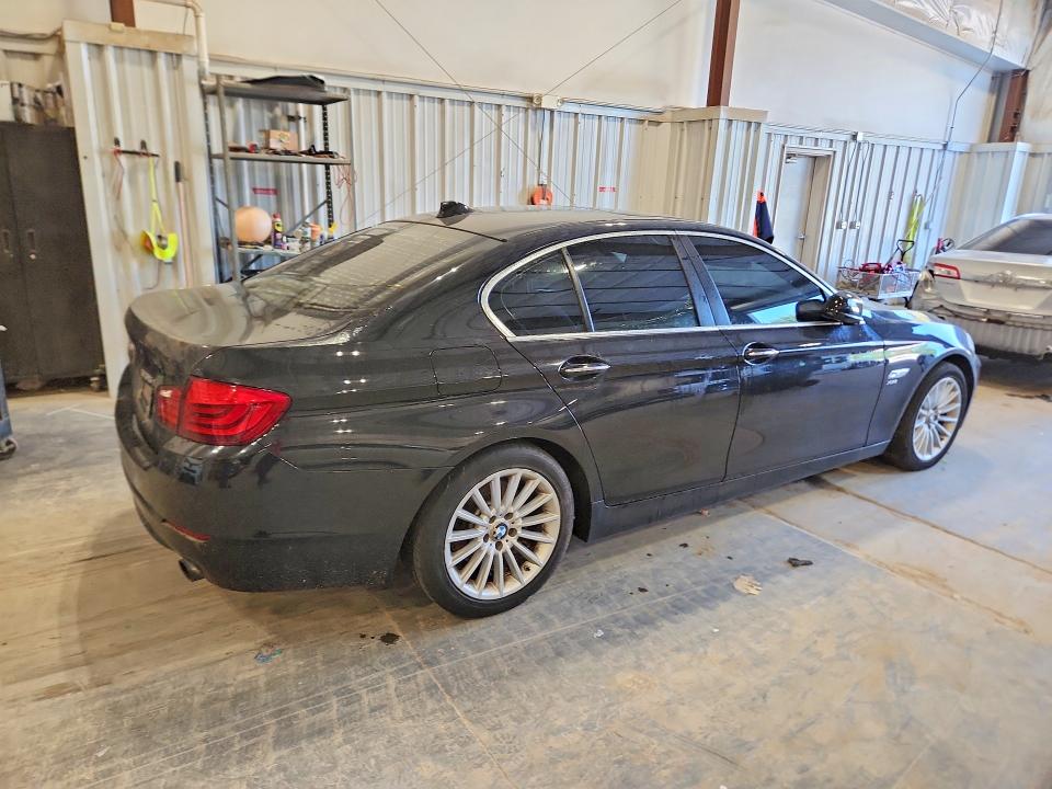 70531336 :رقم المزاد ، WBAFU7C5XBC777640 vin ، 2011 Bmw 535 مزاد بيع