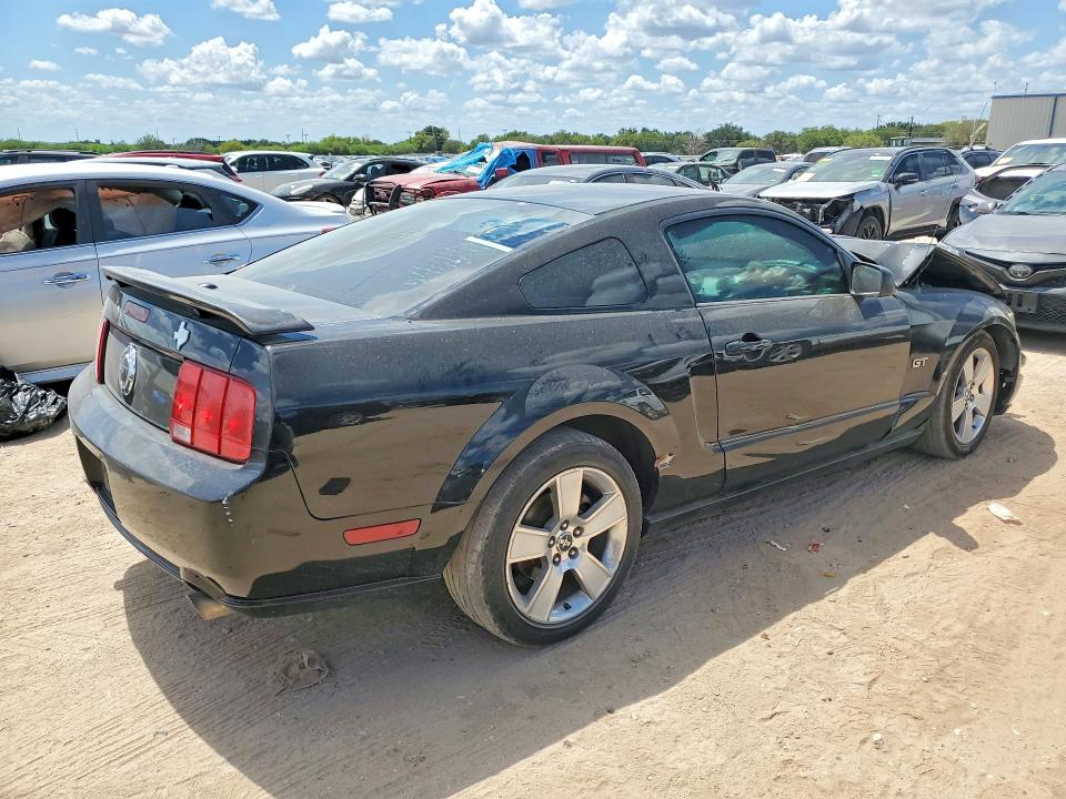 2007 Ford Mustang მანქანა იყიდება აუქციონზე, vin: 1ZVHT82H175224982, აუქციონის ნომერი: 67455926