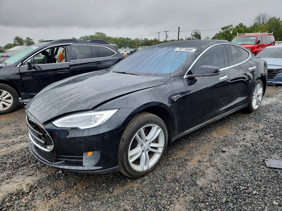 70113606 :رقم المزاد ، 5YJSA1AC5DFP10085 vin ، 2013 Tesla Model S مزاد بيع