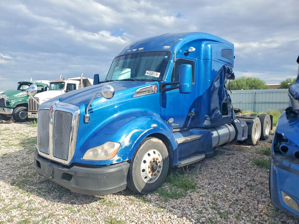 2017 Kenworth Tractor მანქანა იყიდება აუქციონზე, vin: 1XKYD49X4HJ144157, აუქციონის ნომერი: 67539176