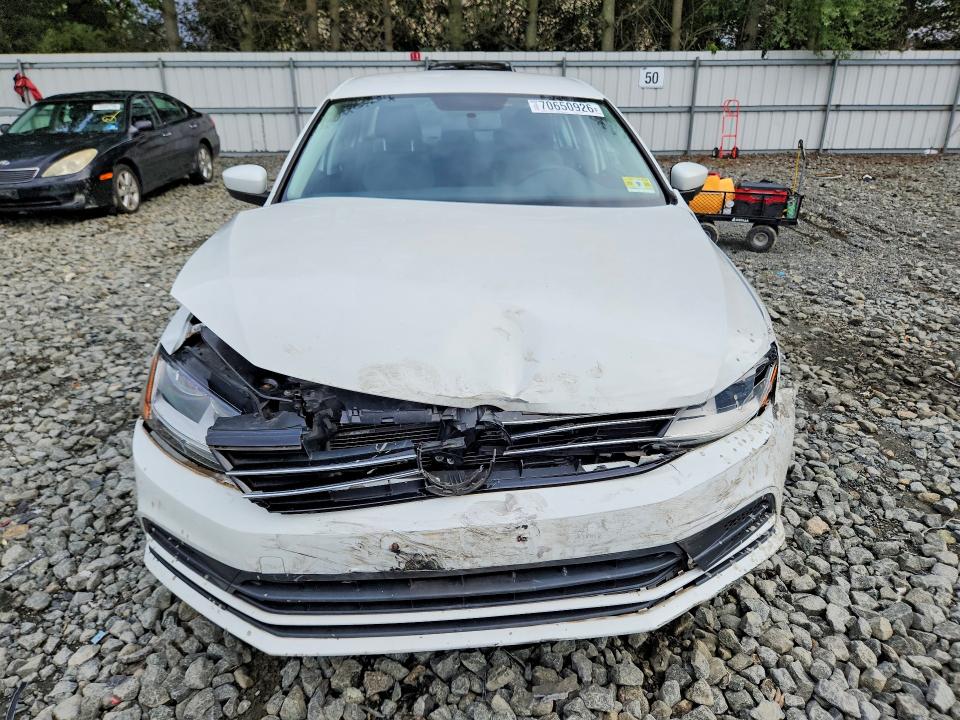 70650926 :رقم المزاد ، 3VW2B7AJ5HM400726 vin ، 2017 Volkswagen Jetta مزاد بيع