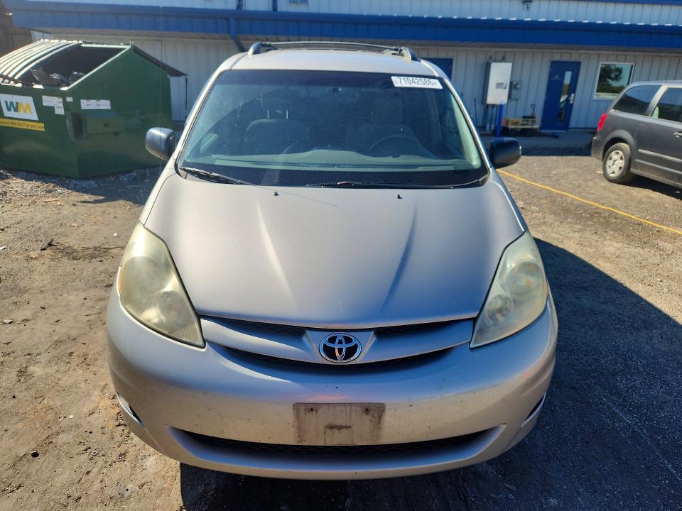 Продажа на аукционе авто 2006 Toyota Sienna, vin: 5TDBA23C26S063467, номер лота: 71042586