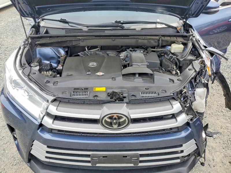 70635646 :رقم المزاد ، 5TDJZRFH3JS833379 vin ، 2018 Toyota Highlander مزاد بيع