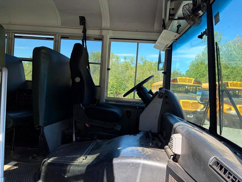 68627486 :رقم المزاد ، 1T88P9E14F1278356 vin ، 2015 Thomas School Bus مزاد بيع