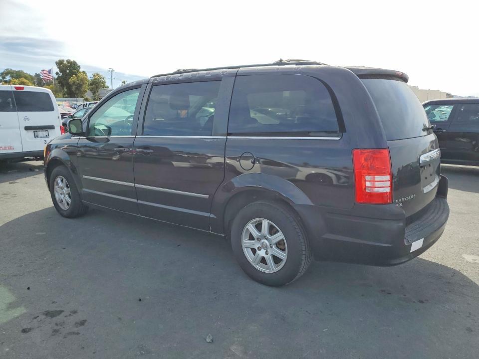 70573726 :رقم المزاد ، 2A4RR8DX7AR366672 vin ، 2010 Chrysler Town & Country مزاد بيع