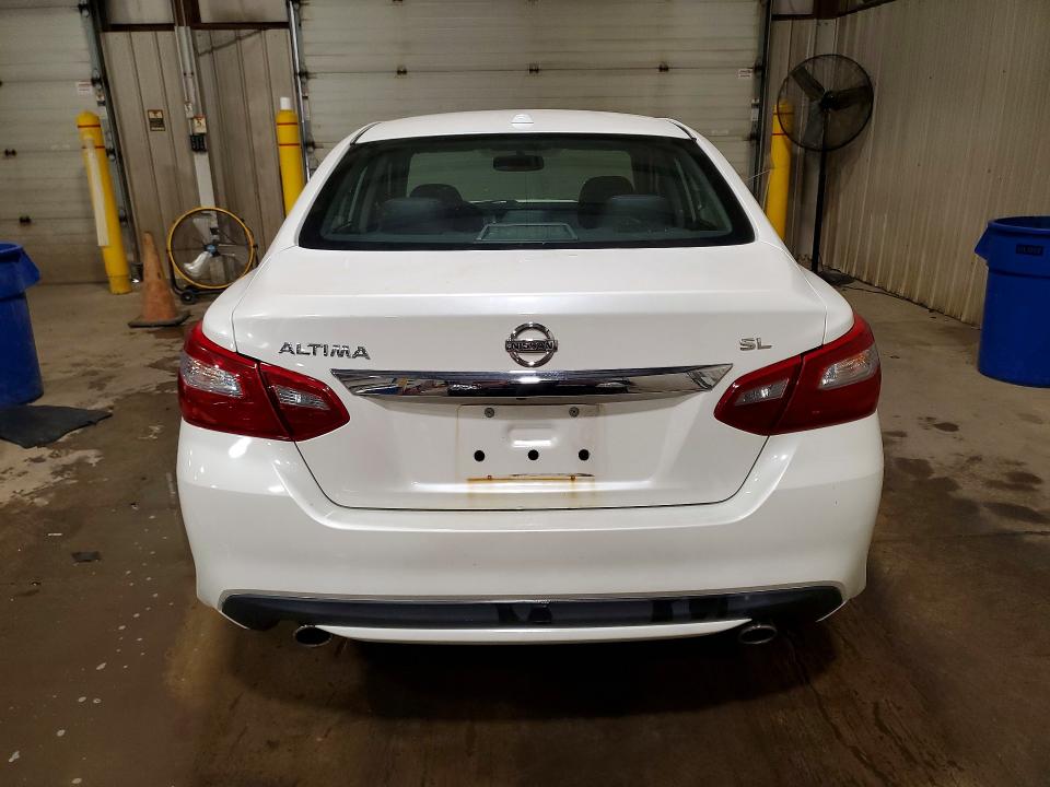 2018 Nissan Altima მანქანა იყიდება აუქციონზე, vin: 1N4AL3AP4JC231837, აუქციონის ნომერი: 70701516