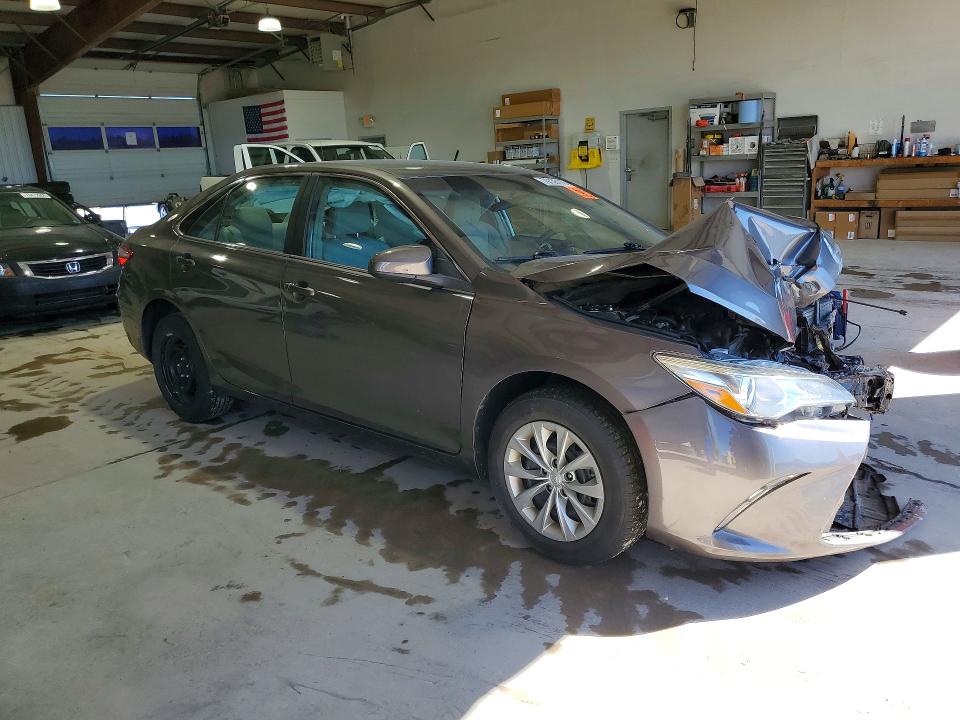 70136116 :رقم المزاد ، 4T1BF1FK7HU373901 vin ، 2017 Toyota Camry مزاد بيع