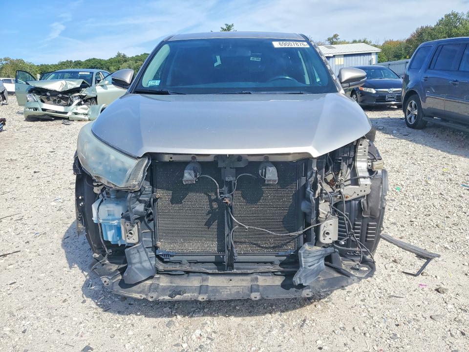 Продажа на аукционе авто 2015 Toyota Highlander, vin: 5TDBKRFH3FS146824, номер лота: 69007876