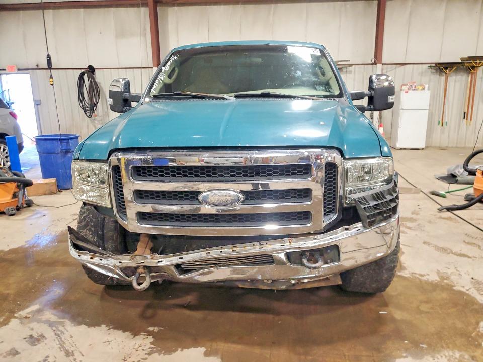69852826 :رقم المزاد ، 1FTSF20P15EC42130 vin ، 2005 Ford F250 مزاد بيع