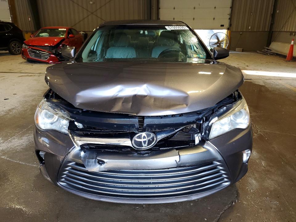 67005036 :رقم المزاد ، 4T1BF1FKXHU445920 vin ، 2017 Toyota Camry مزاد بيع
