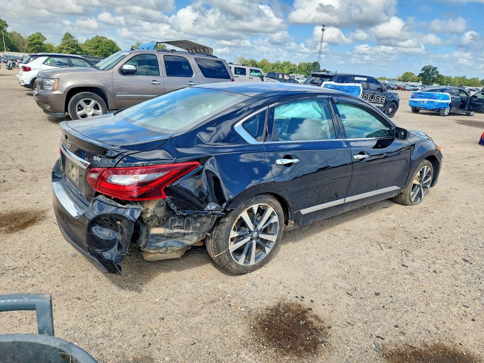 Продажа на аукционе авто 2017 Nissan Altima, vin: 1N4AL3AP3HC188814, номер лота: 67855596