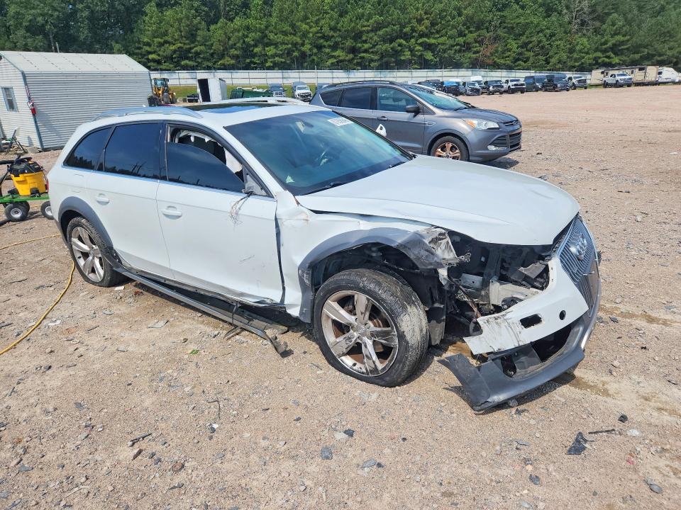 Продажа на аукционе авто 2015 Audi A4 Allroad, vin: WA1UFAFL4FA001589, номер лота: 67658946