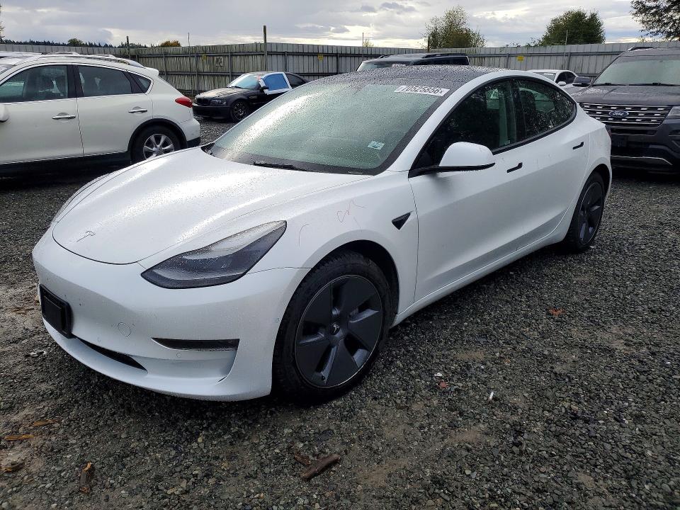 2022 Tesla Model 3 მანქანა იყიდება აუქციონზე, vin: 5YJ3E1EB6NF136401, აუქციონის ნომერი: 70525856