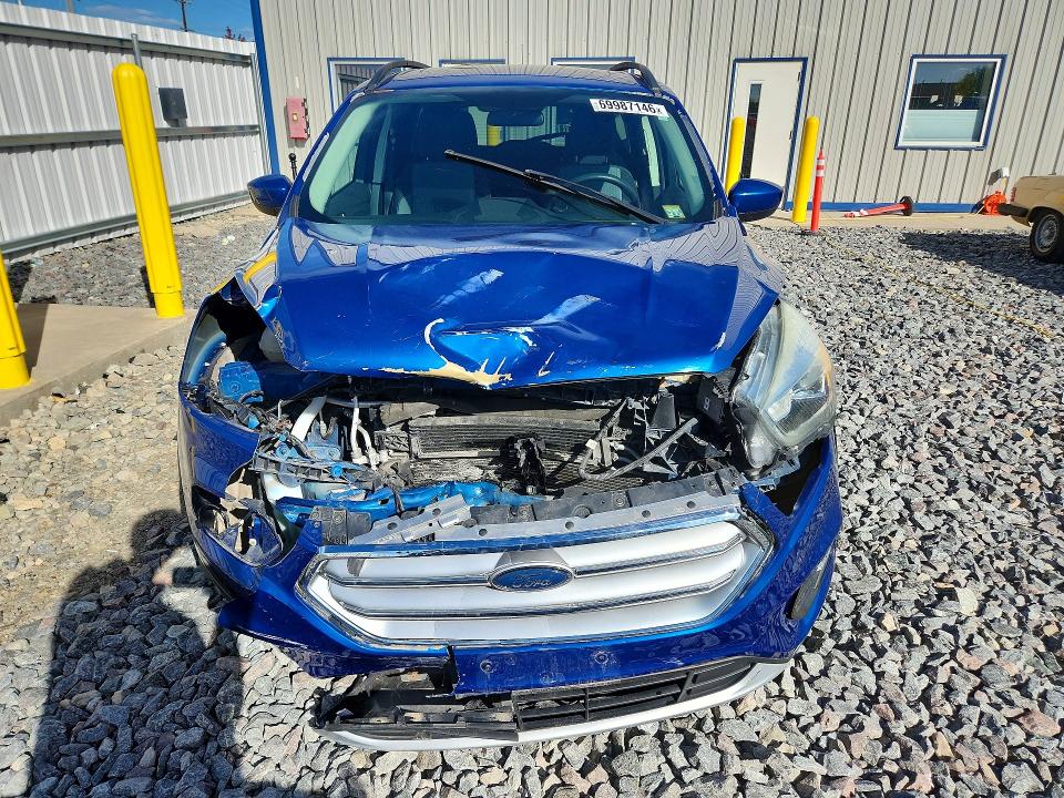 2017 Ford Escape მანქანა იყიდება აუქციონზე, vin: 1FMCU0G97HUA21000, აუქციონის ნომერი: 69987146