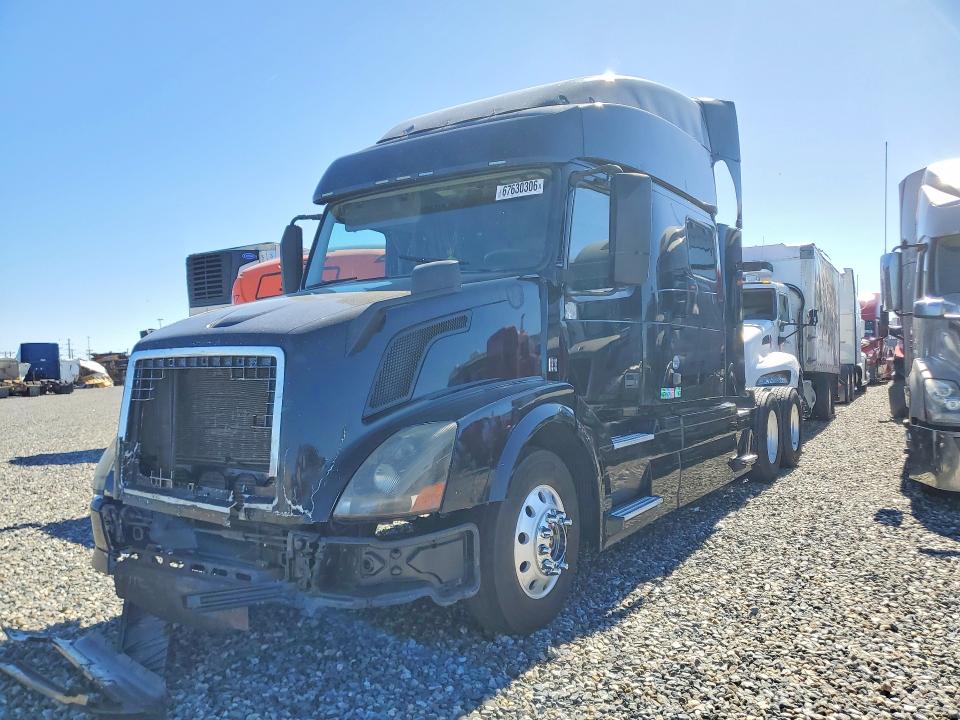 Продаж на аукціоні авто 2015 Volvo Vnl, vin: 4V4N99EH2FN910859, номер лоту: 67630306