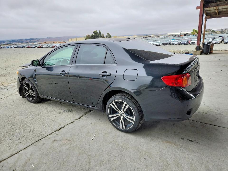 69693916 :رقم المزاد ، 1NXBU40E09Z015860 vin ، 2009 Toyota Corolla مزاد بيع