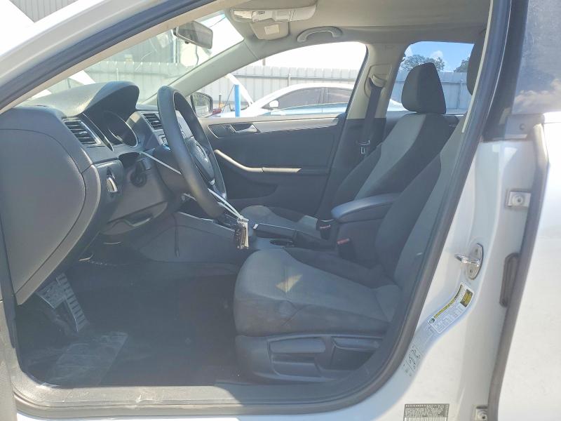 68834996 :رقم المزاد ، 3VW2B7AJ3HM215638 vin ، 2017 Volkswagen Jetta مزاد بيع