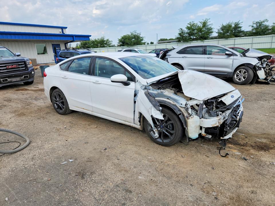 67294756 :رقم المزاد ، 3FA6P0HDXJR135099 vin ، 2018 Ford Fusion مزاد بيع