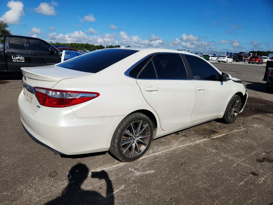 2017 Toyota Camry მანქანა იყიდება აუქციონზე, vin: 4T1BF1FK0HU423747, აუქციონის ნომერი: 70052726