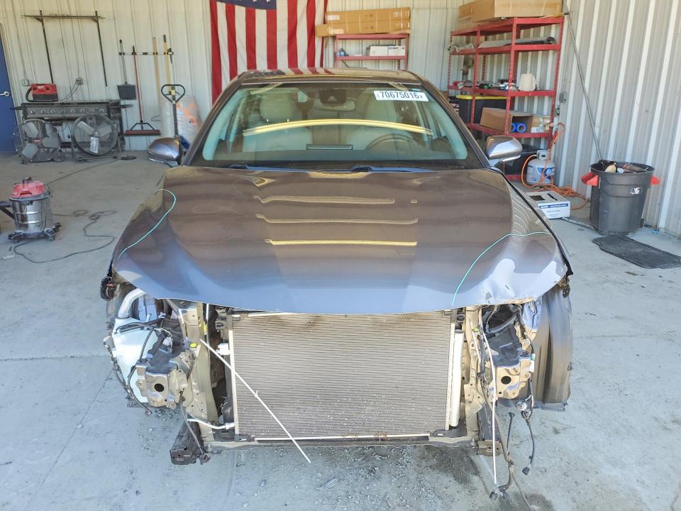 70675016 :رقم المزاد ، 4T1R11AK5MU421166 vin ، 2021 Toyota Camry مزاد بيع