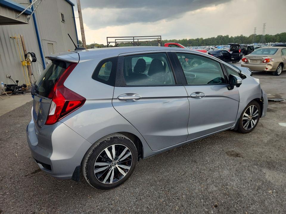 68547416 :رقم المزاد ، 3HGGK5H89JM721353 vin ، 2018 Honda Fit مزاد بيع