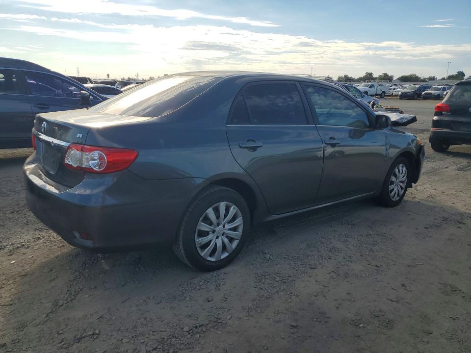 66862466 :رقم المزاد ، 2T1BU4EE1DC008001 vin ، 2013 Toyota Corolla مزاد بيع