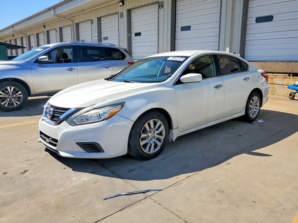Auction sale of the 2017 Nissan Altima, vin: 1N4AL3AP4HC110543, lot number: 70992326