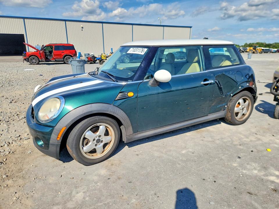 Продажа на аукционе авто 2008 Mini Cooper, vin: WMWMF33588TT67714, номер лота: 71031176