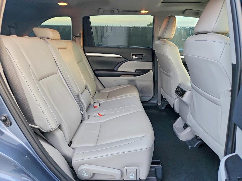 Продаж на аукціоні авто 2019 Toyota Highlander, vin: 5TDKZRFH7KS366067, номер лоту: 70631156