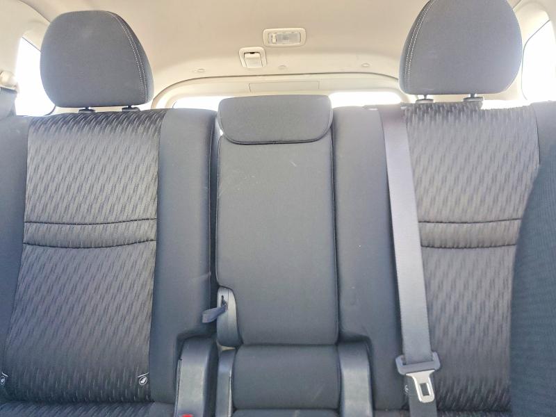 70365696 :رقم المزاد ، KNMAT2MV2HP571408 vin ، 2017 Nissan Rogue مزاد بيع