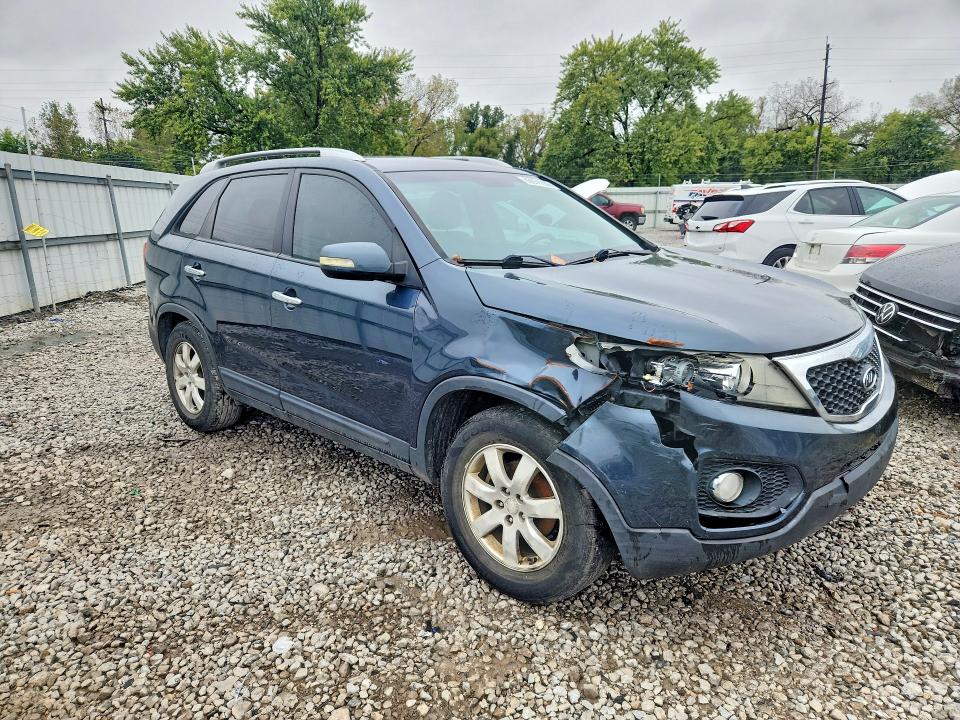 69051286 :رقم المزاد ، 5XYKT3A12BG084215 vin ، 2011 Kia Sorento مزاد بيع