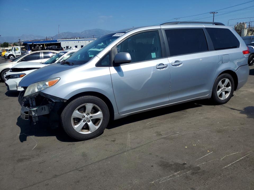 Продажа на аукционе авто 2014 Toyota Sienna, vin: 5TDKK3DC2ES472133, номер лота: 69589446