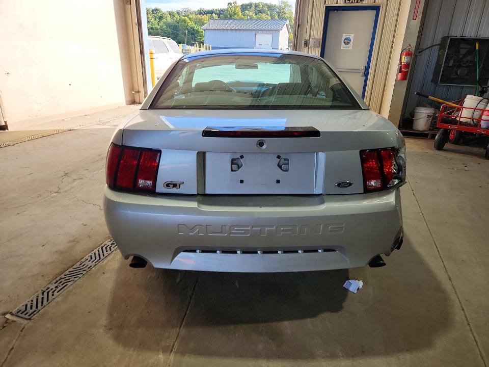 70412296 :رقم المزاد ، 1FAFP42X81F153477 vin ، 2001 Ford Mustang مزاد بيع