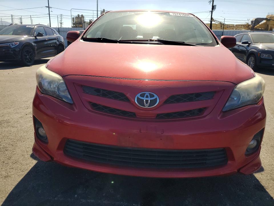 70741666 :رقم المزاد ، 2T1BU4EE3DC007772 vin ، 2013 Toyota Corolla مزاد بيع