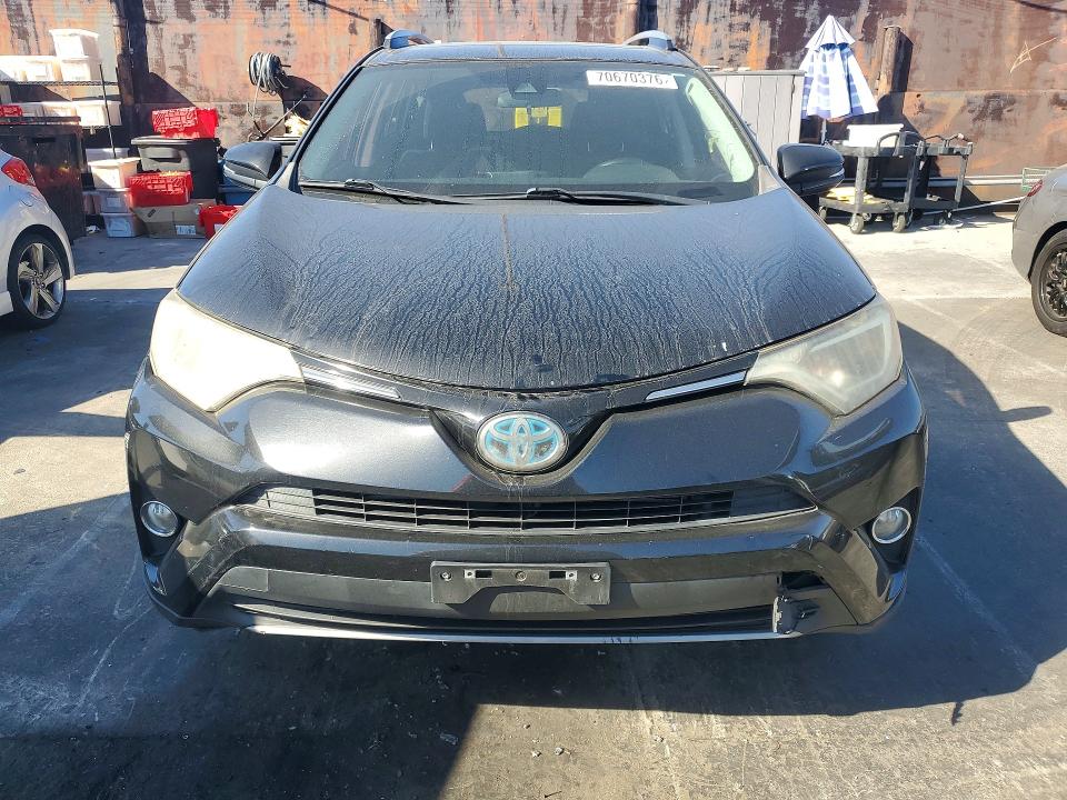 Продажа на аукционе авто 2017 Toyota Rav4 Hybrid, vin: JTMRJREV3HD147687, номер лота: 70670376