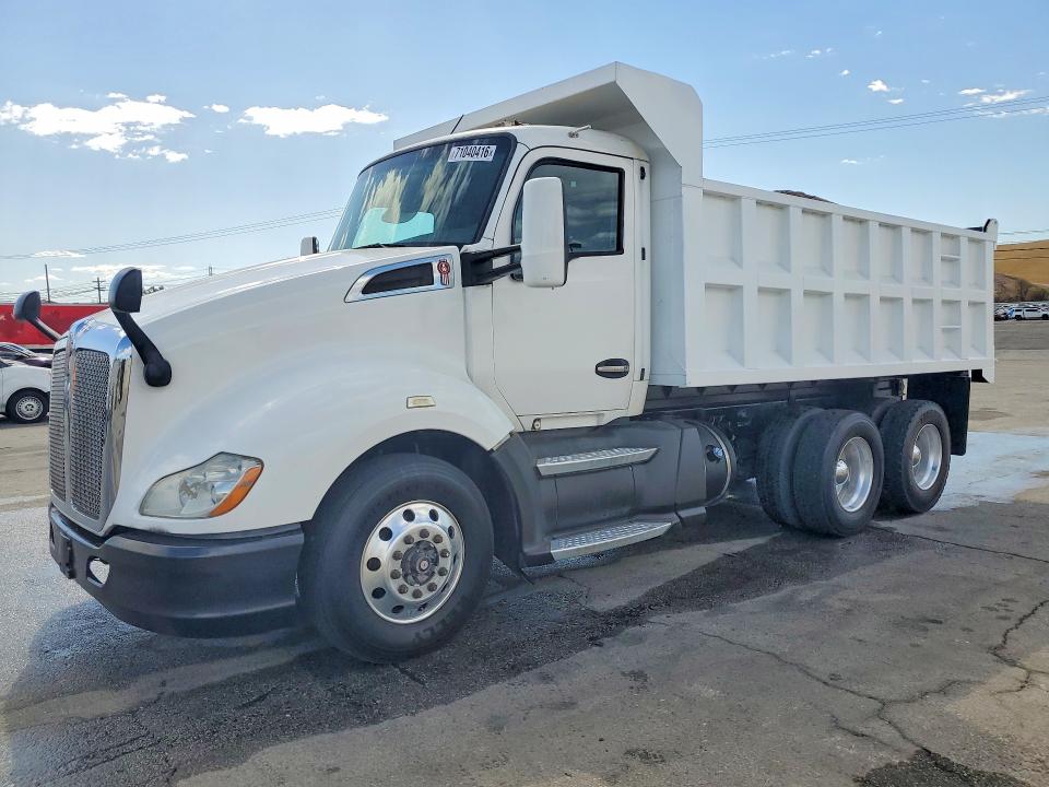 Продажа на аукционе авто 2017 Kenworth T680, vin: 1XKYA48X2HJ160397, номер лота: 71040416