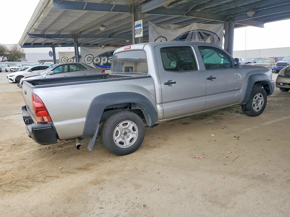 Продажа на аукционе авто 2015 Toyota Tacoma, vin: 5TFJX4CN2FX055838, номер лота: 70161596