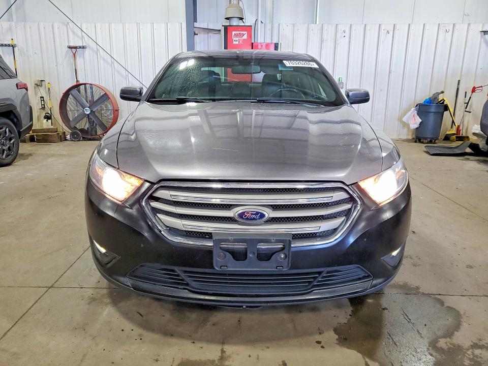 2014 Ford Taurus მანქანა იყიდება აუქციონზე, vin: 1FAHP2H81EG112279, აუქციონის ნომერი: 70326286