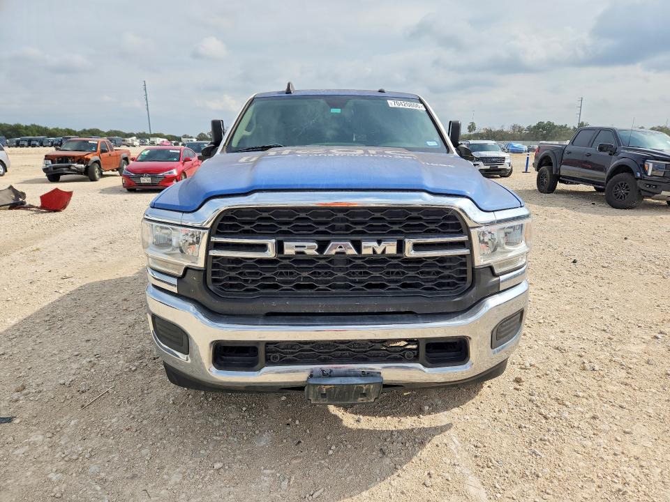 70420806 :رقم المزاد ، 3C6UR5HJ3KG700148 vin ، 2019 Ram 2500 مزاد بيع
