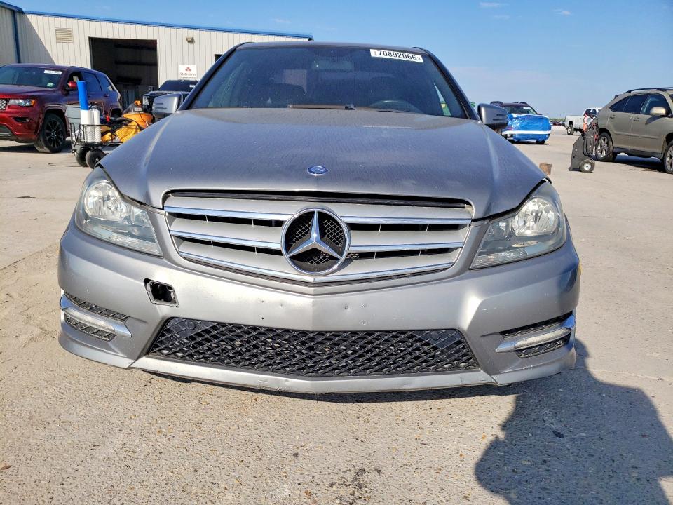 2012 Mercedes-benz C მანქანა იყიდება აუქციონზე, vin: WDDGF4HB9CA621977, აუქციონის ნომერი: 70892066