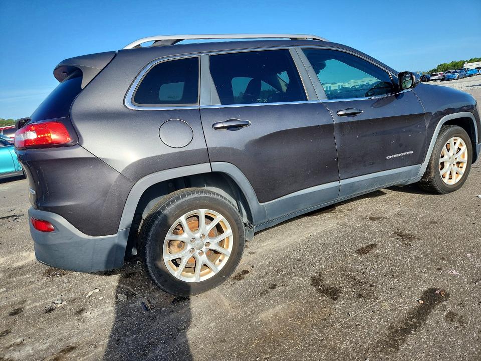 69092376 :رقم المزاد ، 1C4PJLCB5GW110429 vin ، 2016 Jeep Cherokee مزاد بيع
