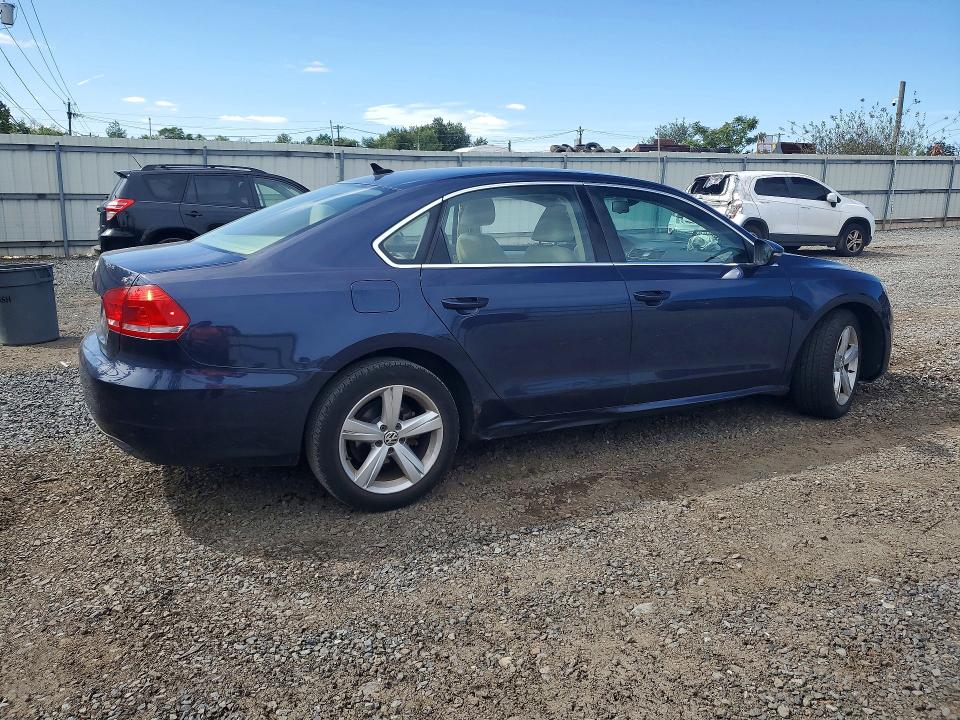69454296 :رقم المزاد ، 1VWBP7A32CC052462 vin ، 2012 Volkswagen Passat مزاد بيع